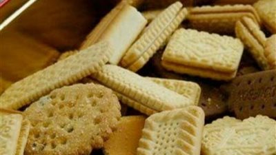 ضبط 72 ألف باكو بسكويت فاسد بمخزن غير مرخص بالقليوبية