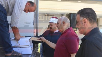 توزيع 3 أطنان من لحوم صكوك الأضاحي على الأولى بالرعاية