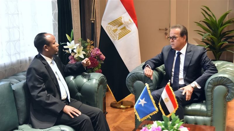 اللقاء