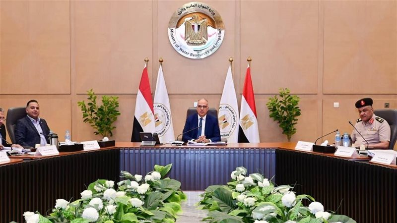 اجتماع وزير الري