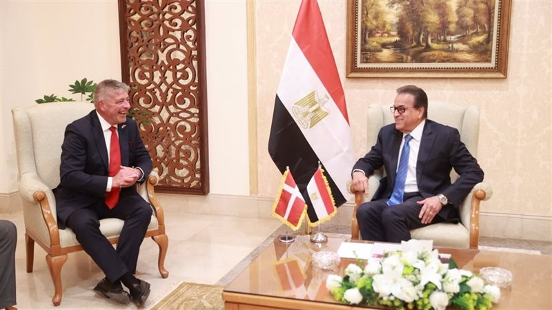 لقاء وزير الصحة 