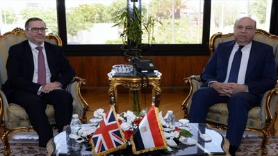 وزير الطيران المدني يلتقي السفير البريطاني