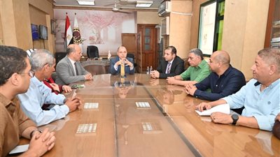 محافظ الغربية يتفقد ديوان مديرية التموين ويعقد اجتماعًا موسعًا مع المفتشين