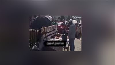 حقيقة تداول فيديو ادعى خلاله بائع متجول بقيام أحد ضباط الشرطة بمنعه من الوقوف بأحد الميادين بالإسكندرية