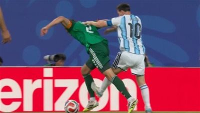 هل استحق ميسي البطاقة الحمراء أمام الجزائر؟ لقطة تثير عاصفة من الجدل