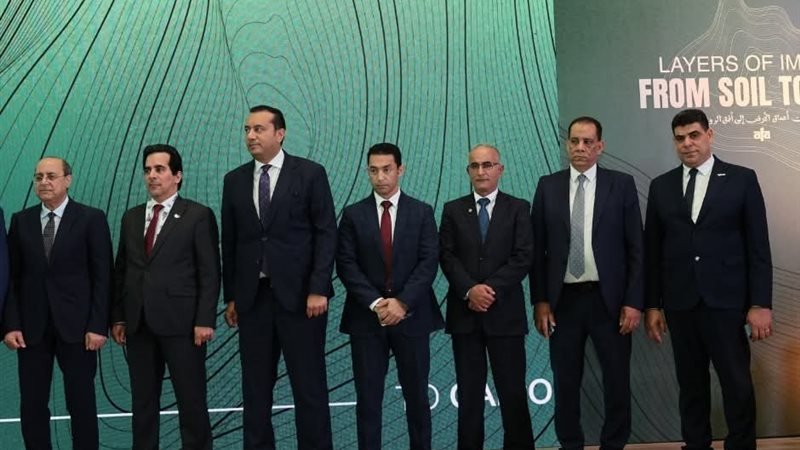  شاهين يستعرض دور مصنع الوادي الجديد في دعم الصناعة الوطنية 