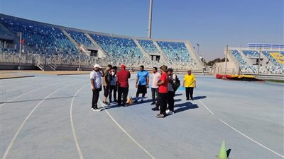 الاتحاد العربي لألعاب القوى يقف على جاهزية استاد قناة السويس بالإسماعيلية