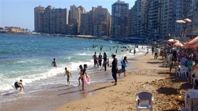 إشغال الشواطئ بالإسكندرية يتراوح بين 10 و25% اليوم 