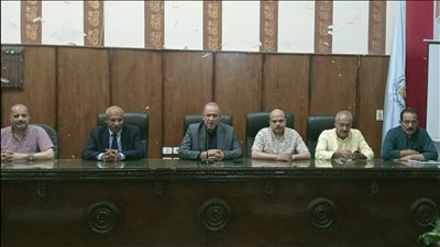 وكيل وزارة التعليم بأسيوط يلتقي رؤساء لجان امتحانات الثانوية العامة