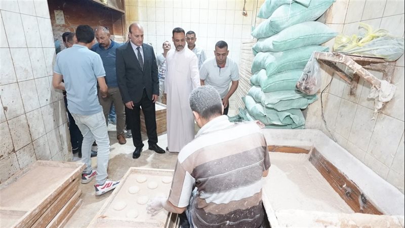محافظ أسيوط خلال