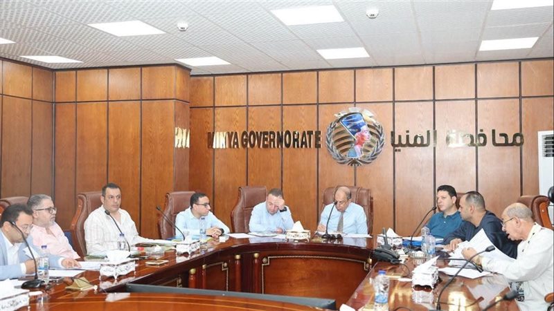 محافظ المنيا يلتقي نواب البرلمان 