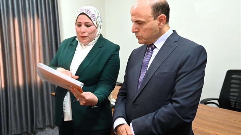 محافظ الغربية خلال الجولة