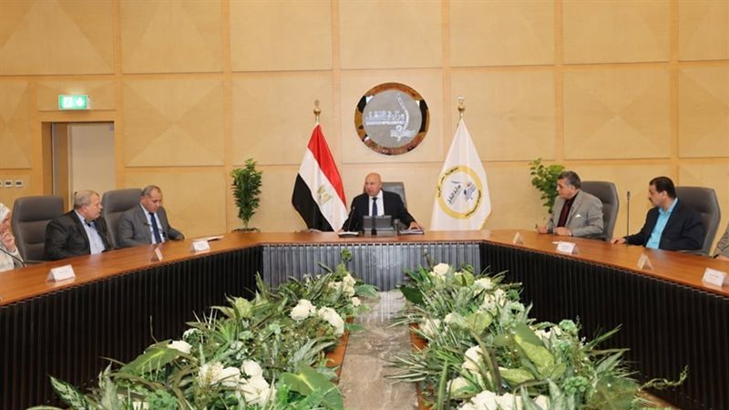 كامل الوزير يترأس