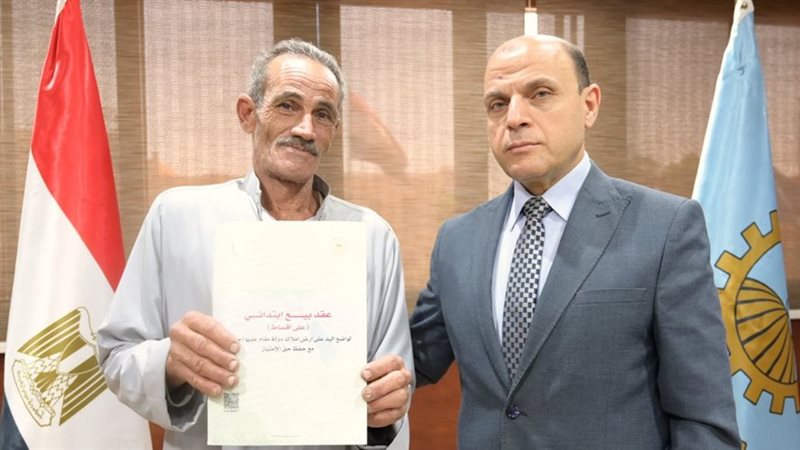 محافظ الغربية خلال