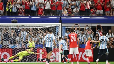 الأرجنتين يتقدم على النمسا بهدف ميسي في الشوط الأول