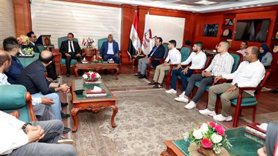 محافظ سوهاج يستقبل وفد وزارة الصحة لبدء تقييم المنشآت الطبية بنطاق المحافظة