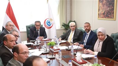 وزير الصحة يترأس اجتماع مجلس إدارة الهيئة العامة للمستشفيات والمعاهد التعليمية