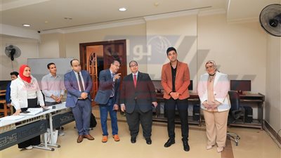 رئيس جامعة كفر الشيخ يشهد مشروعات تخرج طلاب كلية الذكاء الاصطناعي
