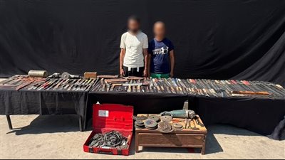 ضبط شخصين لقيامهما بإدارة ورشة لتصنيع الأسلحة البيضاء بالقاهرة
