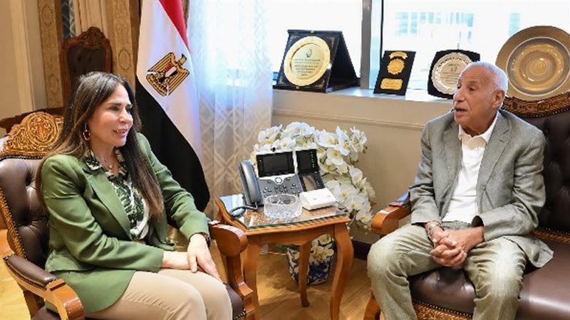 وزيرة الإسكان تستقبل
