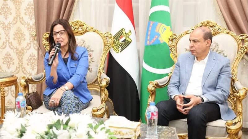 وزيرة الثقافة ومحافظ