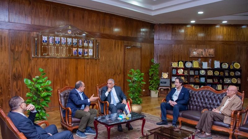 رئيس جامعة طنطا خلال