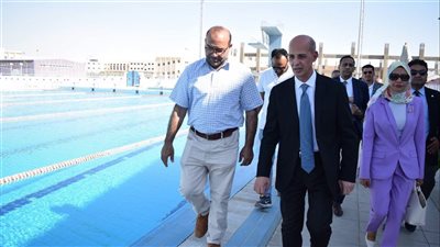 رئيس جامعة بني سويف يفتتح التشغيل الرسمي لمجمع حمامات السباحة الأوليمبية