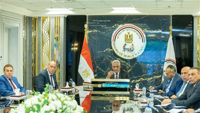 وزير الإنتاج الحربي: حياة كريمة على رأس أولويات الدولة ومتابعة مستمرة للمشروعات