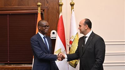 رئيس الرقابة الإدارية وسفير كوت ديفوار يوقعان مذكرة تفاهم لتعزيز مكافحة الفساد
