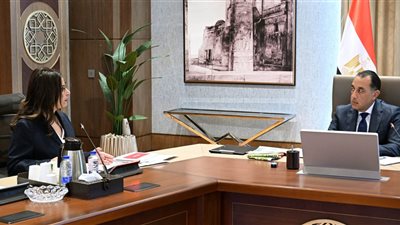 رئيس الوزراء يستعرض مع وزيرة الثقافة دعم الشباب والمواهب بالمحافظات الحدودية والصعيد