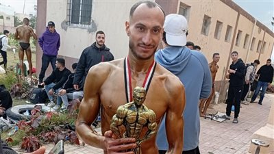 حكاية بطل بارالمبي|عشم نشأت فكري.. بطل كمال الأجسام الذي تحدى الإعاقة واعتلى منصات التتويج