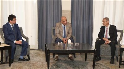 وزير الكهرباء يشارك مجموعة صاني 