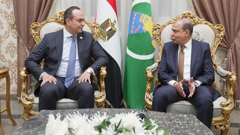 محافظ المنيا والدكتور