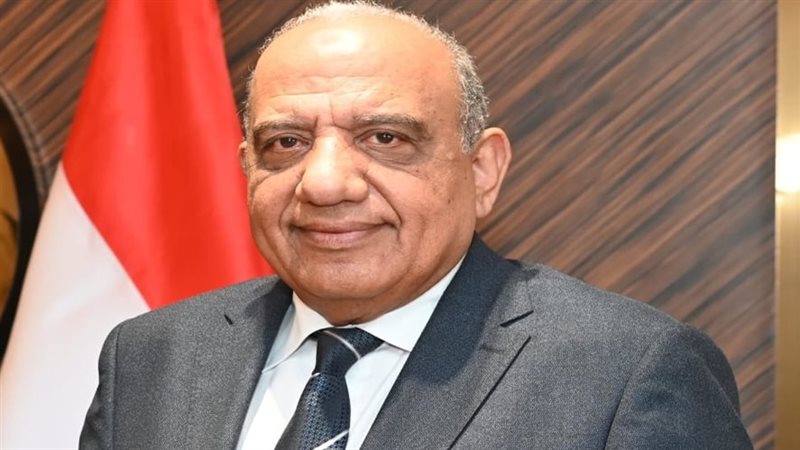 الدكتور محمود عصمت