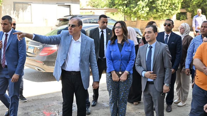 وزيرة الثقافة 