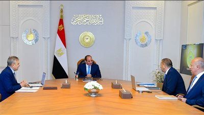 الرئيس السيسي يلتقي رئيس هيئة قناة السويس ورئيس شركة ترسانة جنوب البحر الأحمر