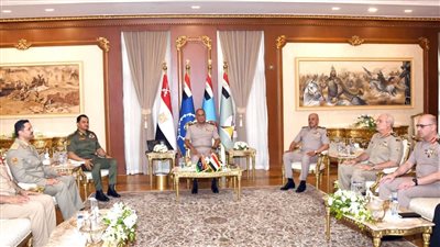 وزير الدفاع يلتقي نائب القائد العام ورئيس الأركان العامة للجيش الوطني الليبي 