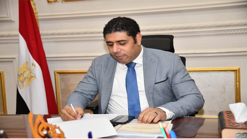 النائب عادل زيدان