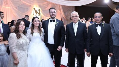 في ليلة استثنائية.. كبار رجال الدولة والقضاء يشاركون المستشارة أسماء عبد الجليل فرحة زفاف كريمتها