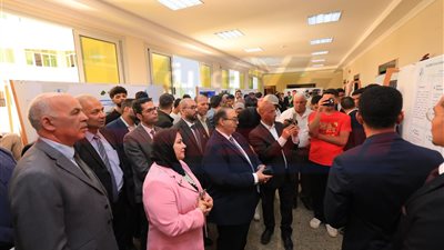 رئيس جامعة كفر الشيخ يشهد الملتقى العلمي الثاني لمشروعات التخرج