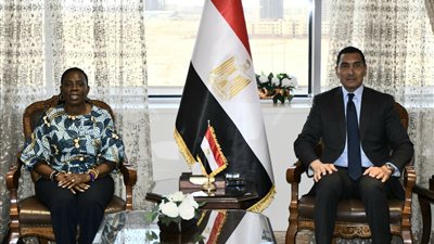 وزير الشباب والرياضة يجتمع بممثلي مفوضية الاتحاد الأفريقي لبحث ترتيبات الاستضافة