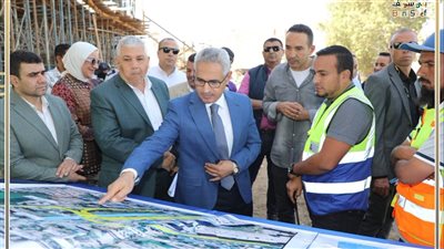  محافظ بني سويف يتفقد مستجدات مشروع كوبري الشاملة على الإبراهيمية