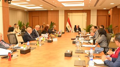 حسين عيسى: 1.06 مليار جنيه توزيعات إضافية من الشركات القابضة لدعم الموازنة 