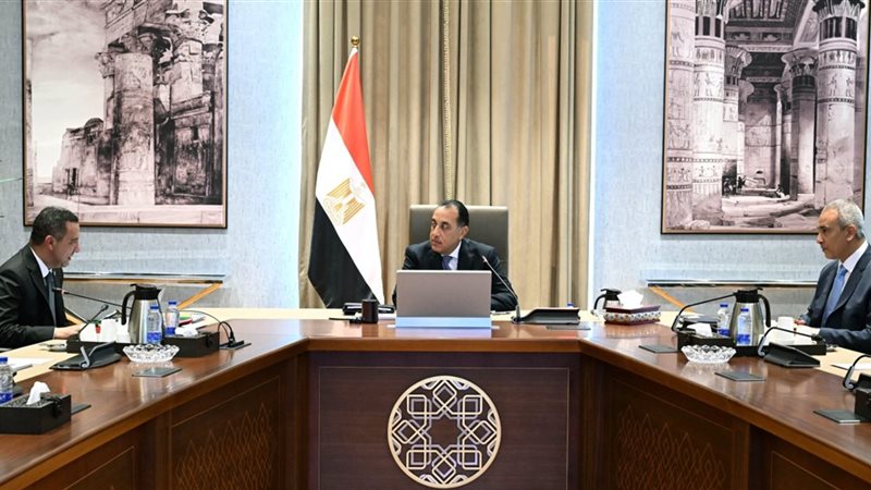 خلال الاجتماع 