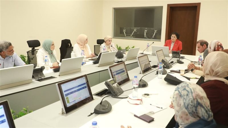 اجتماع نائبة وزير