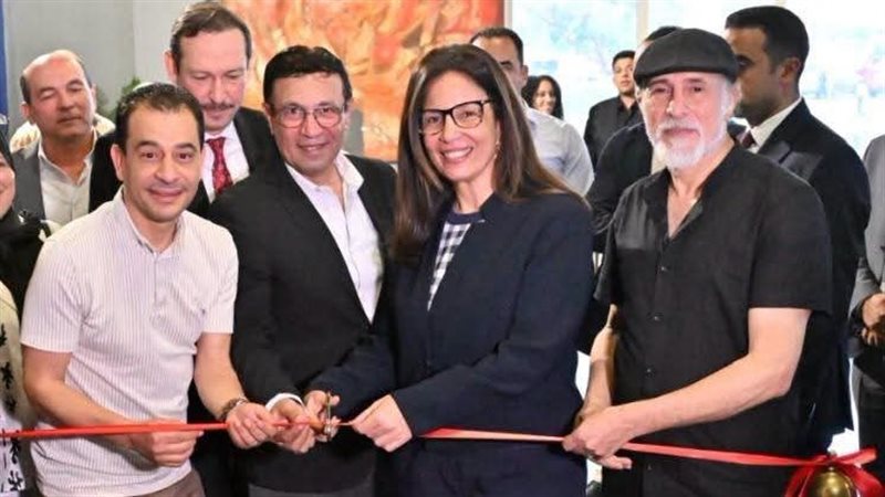 وزيرة الثقافة 