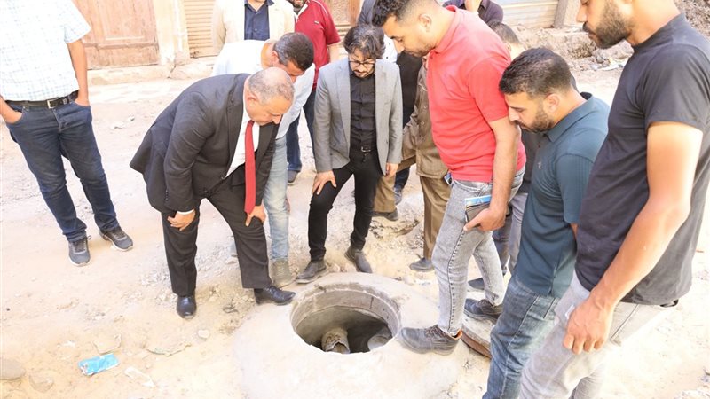 رئيس شركة مياه خلال الغربية خلال تفقد التطوير