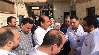 نائب وزير الصحة يوجه بمكافآت المتميزين والتحقيق مع المقصرين في جولة تفقدية بالدقهلية