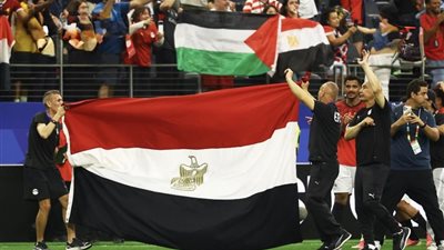 بالفيديو.. فرحة فلسطينية عارمة بتأهل منتخب مصر إلى دور الـ16 