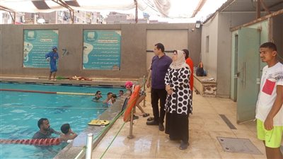 غلق حمامي سباحة مخالفين خلال متابعة ميدانية بالقليوبية
